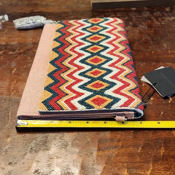 America & Beyond beaded clutch - Picture 5 of 5